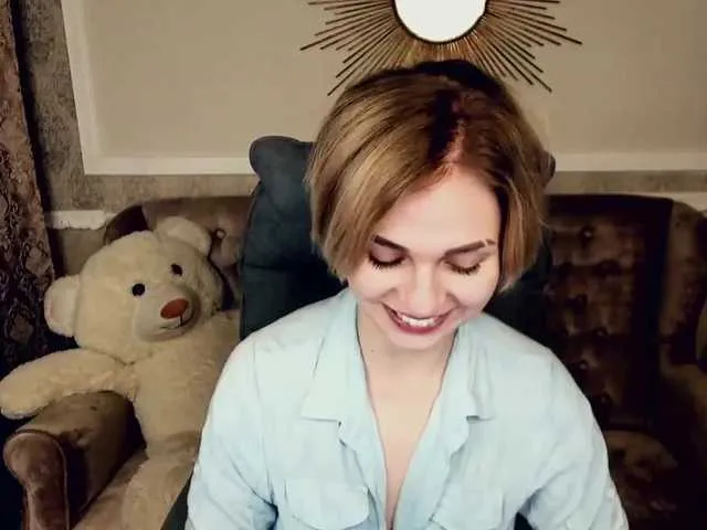 Live sex webcam photo for SkyEyesss #271330300