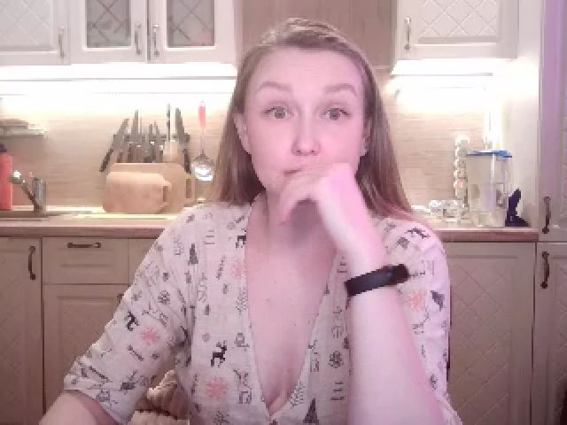 Live sex webcam photo for JaneGrey111 #271327373