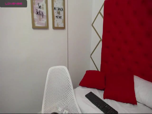 Live sex webcam photo for Samantha4k #271322324