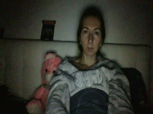 Live sex webcam photo for CheelyWilly #271332857