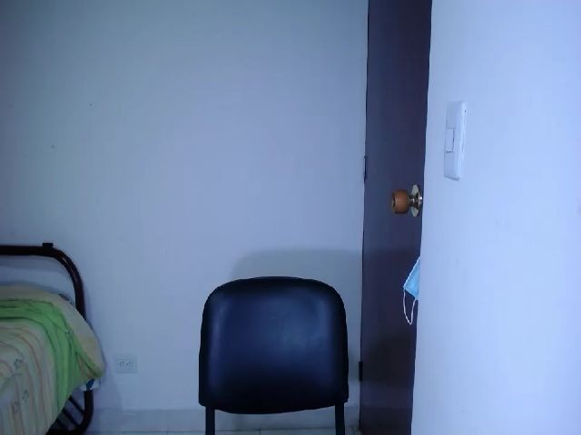 Live sex webcam photo for Titshuge_big #271333564