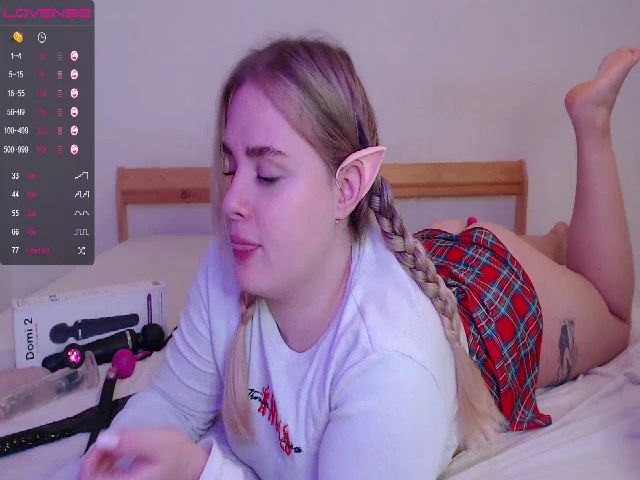 Live sex webcam photo for AliceSins1 #271320527