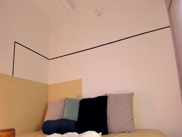 Live sex webcam photo for Amy_love69 #271320959