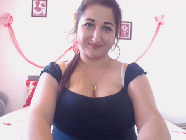 Live sex webcam photo for KinkyMyax #271325746