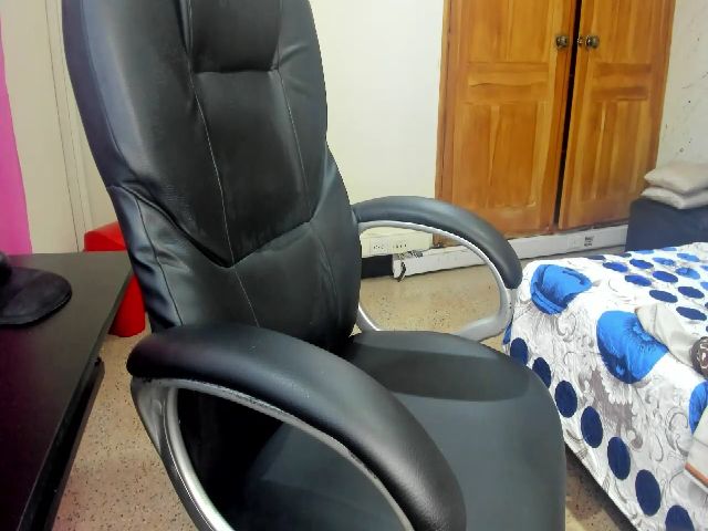 Live sex webcam photo for Marilyncruz__ #271325469