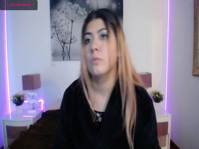 Live sex webcam photo for NicolSaenz #271328760