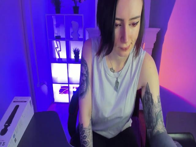 Live sex webcam photo for HelenCarter #271332634