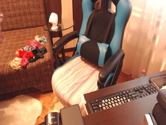 Live sex webcam photo for MatureMaiden #271327605