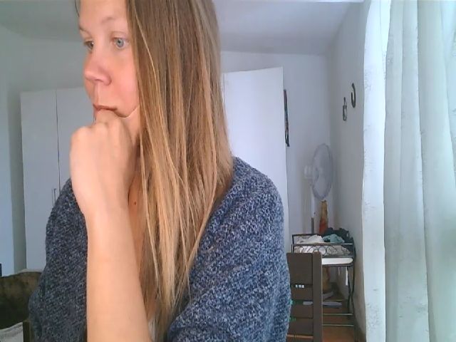 Live sex webcam photo for CallMeMaria #271328183