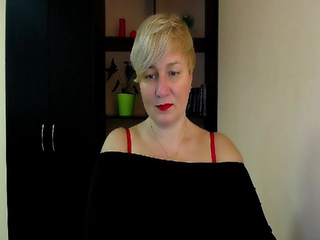 Live sex webcam photo for KailyMey #271327782