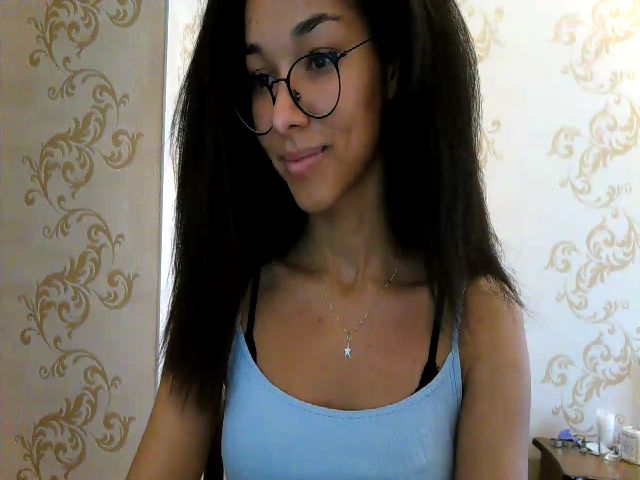 Live sex webcam photo for Carmel_Dee #271327657