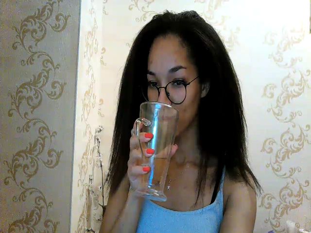 Live sex webcam photo for Carmel_Dee #271329245