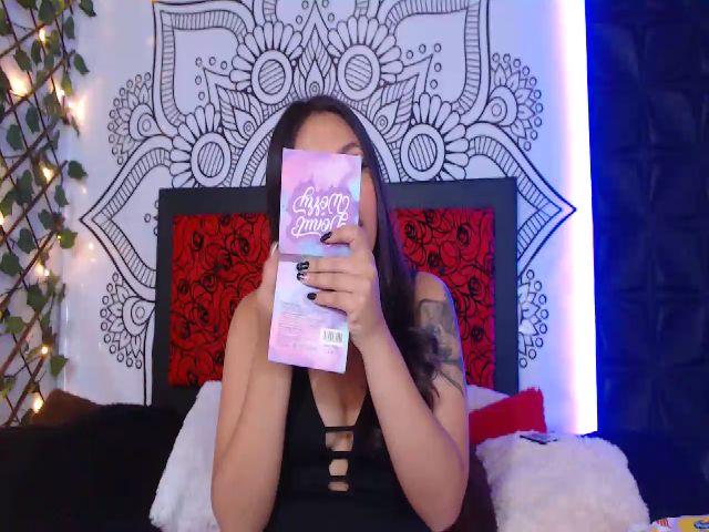 Live sex webcam photo for Litlecapricex #271327523