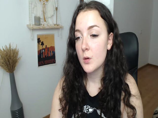 Live sex webcam photo for GloriaSparks #271327217
