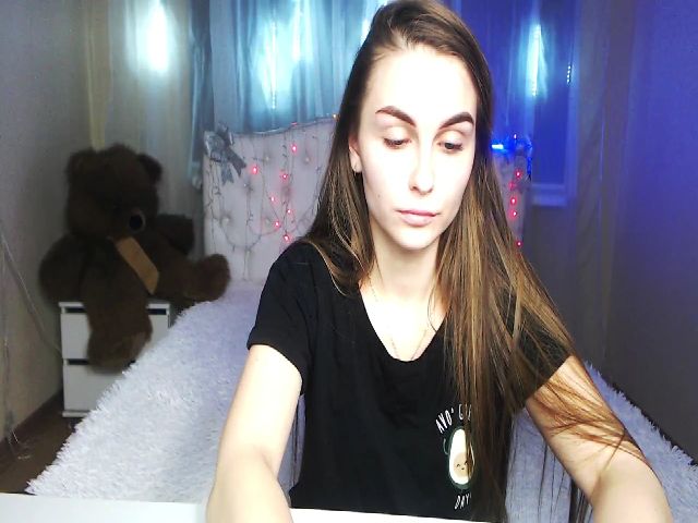 Live sex webcam photo for StarXLove #271325760