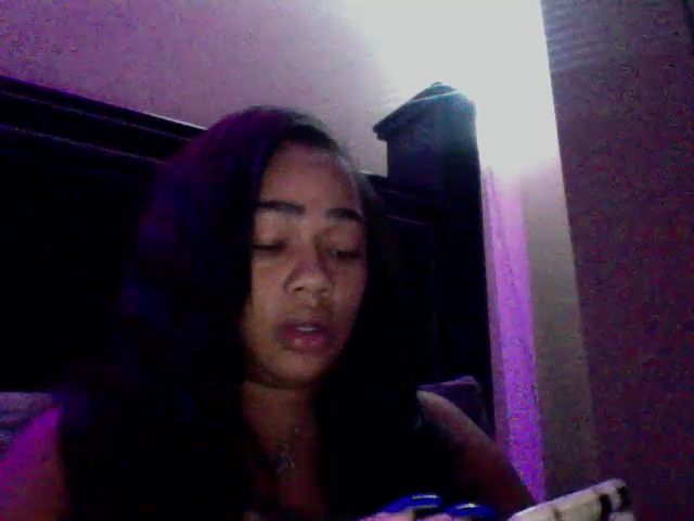 Live sex webcam photo for HoneyBusty69 #271324023