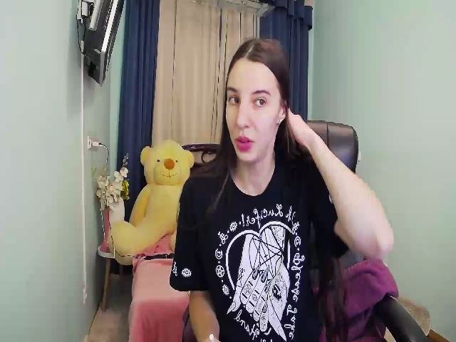 Live sex webcam photo for XRoxxxy #271327334