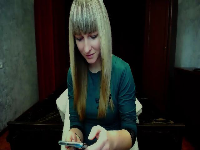 Live sex webcam photo for AimeeWilliams #271325428