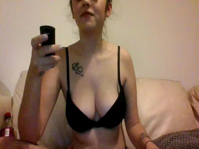 Live sex webcam photo for AngelDelight6 #271331701