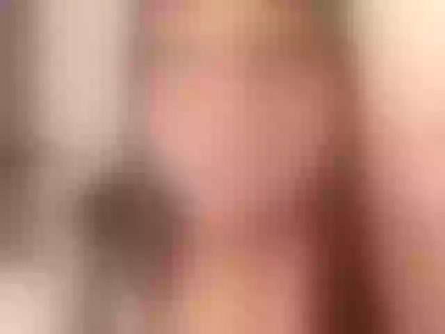 Live sex webcam photo for Luu-queen #271323177