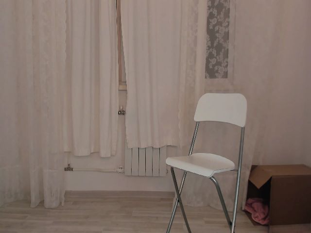 Live sex webcam photo for SkinnyAnna #271328576