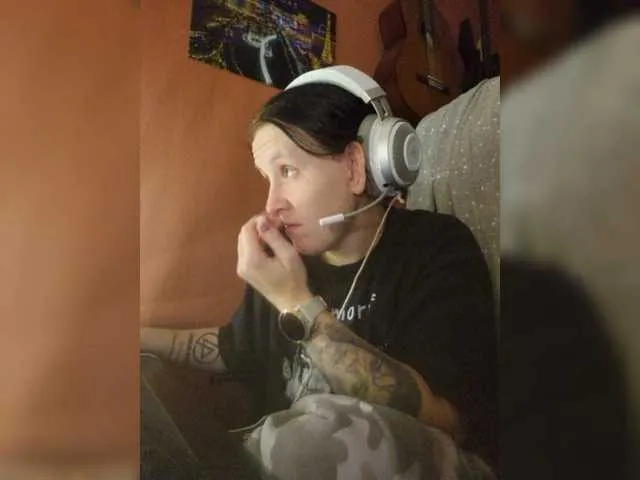 Live sex webcam photo for Wetgerman2 #271318663