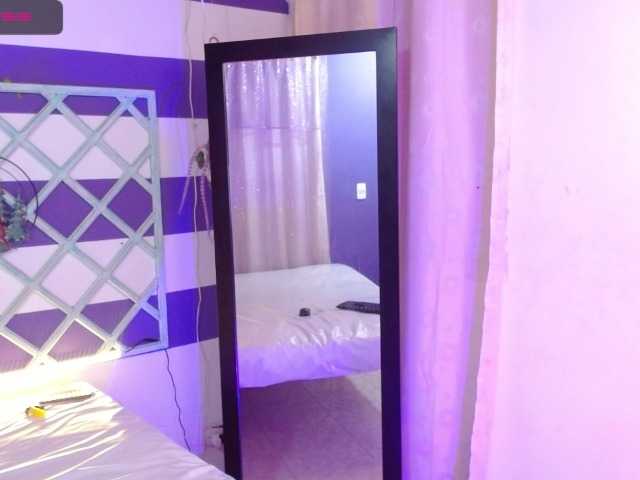 Live sex webcam photo for kellythomson #271331022