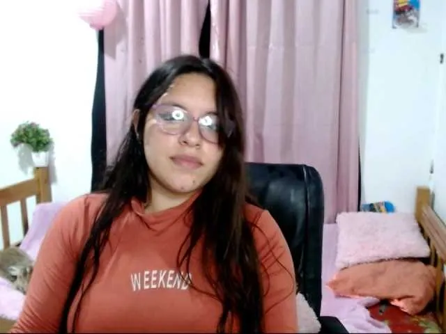 Live sex webcam photo for lorelunna #271323559