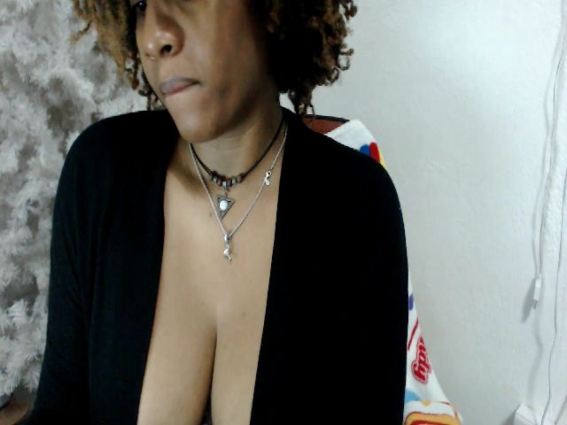 Live sex webcam photo for AnaDollxo #271321099