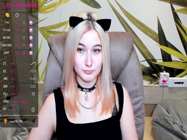 Live sex webcam photo for ReikoShi #271332415