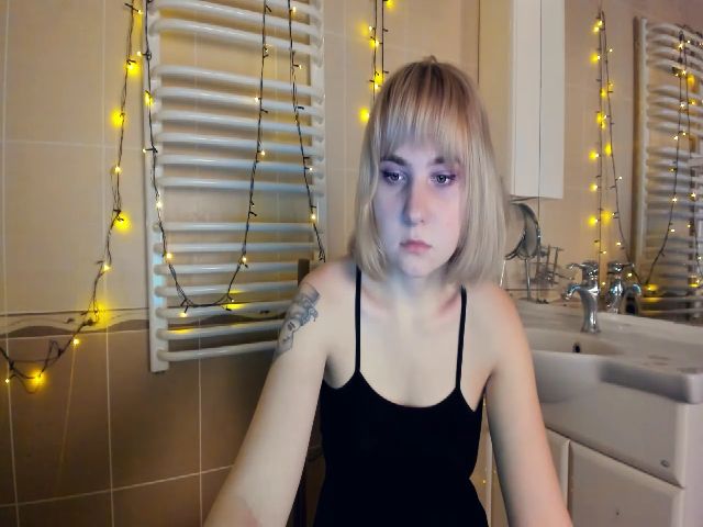 Live sex webcam photo for HannaLismont #271320703