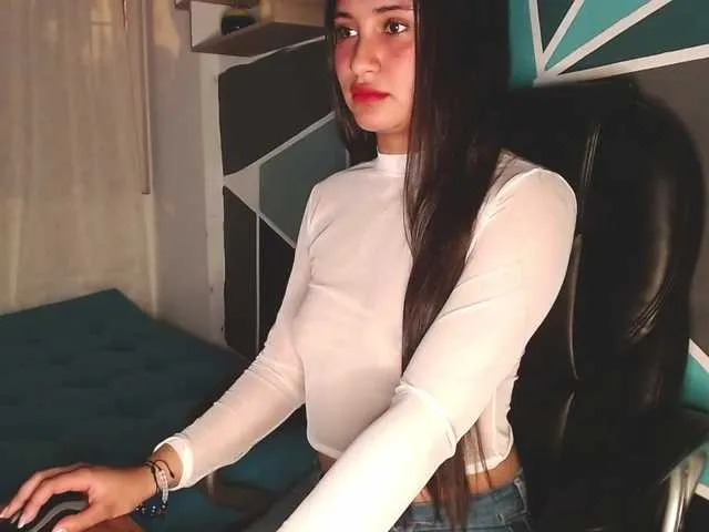 Live sex webcam photo for DollyBabe #271323594