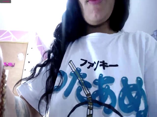 Live sex webcam photo for CamileRose #271327816