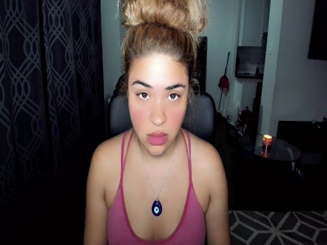 Live sex webcam photo for XxMelanieS #271321171