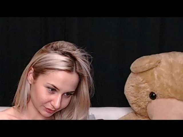 Live sex webcam photo for RoseCoxxx #271335196