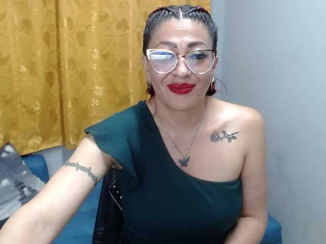 Live sex webcam photo for miranda-spark #271335584