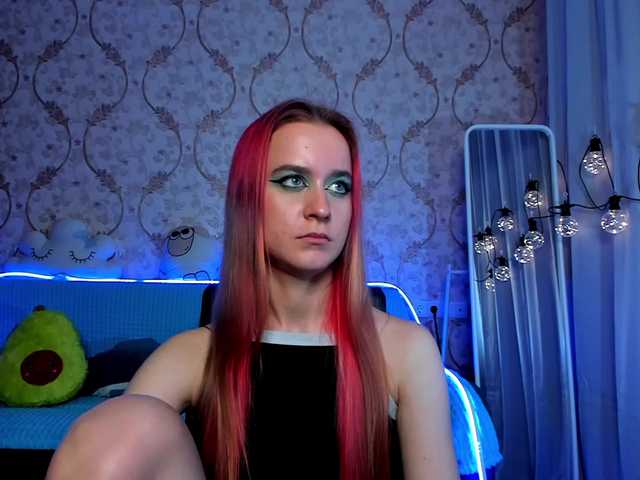 Live sex webcam photo for KiraLiLime #287990203