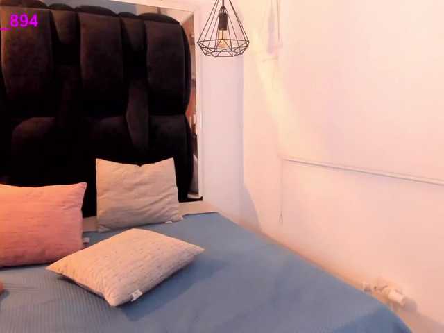Live sex webcam photo for AshleyVegaa #288000620