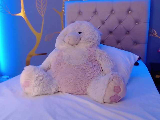 Live sex webcam photo for sweetfer #271335682