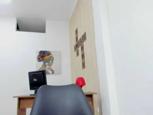 Live sex webcam photo for elensweet18 #271334881