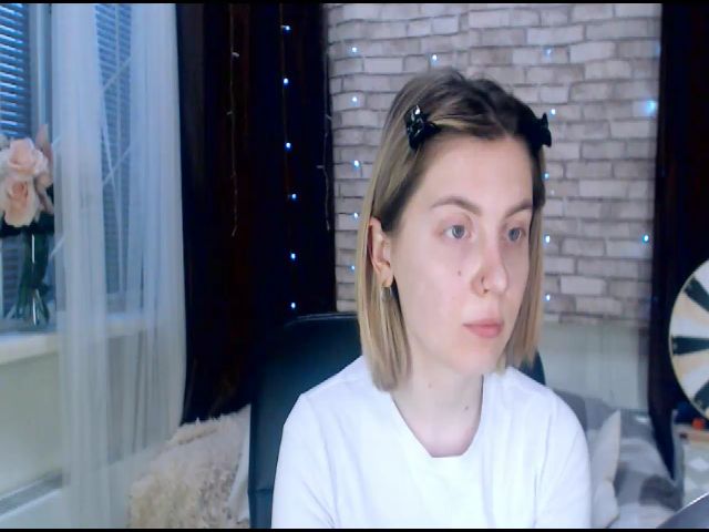 Live sex webcam photo for CumMeaRiver #271336435