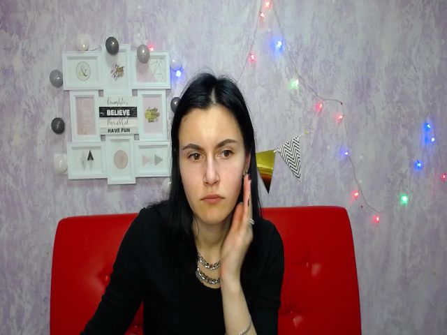 Live sex webcam photo for MollyTravis #271342316