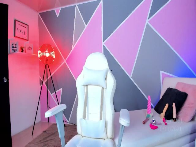 Live sex webcam photo for Little_Miaa1 #271337223