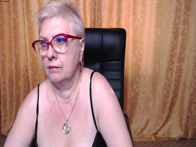 Live sex webcam photo for Sexylynette4u #271341742