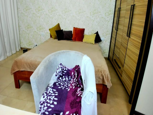 Live sex webcam photo for SusanSmite #271346641