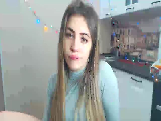 Live sex webcam photo for LannaBlue #271344820