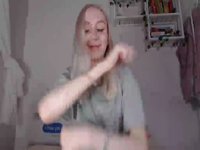 Live sex webcam photo for soo_emma #271345267