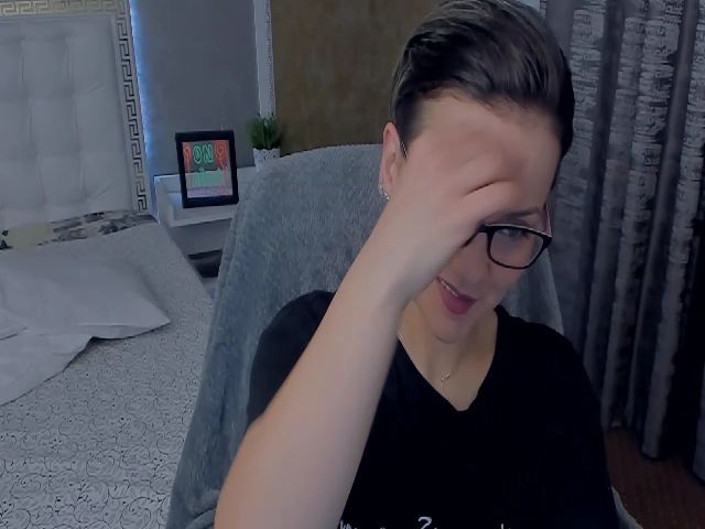 Live sex webcam photo for TiffanyRioxxx #271346238