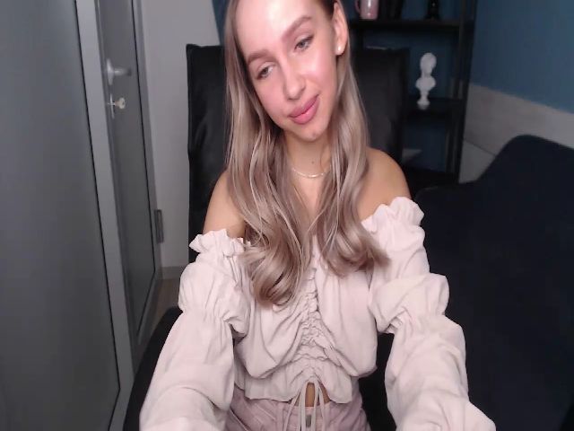 Live sex webcam photo for SunnyBettye #271336883