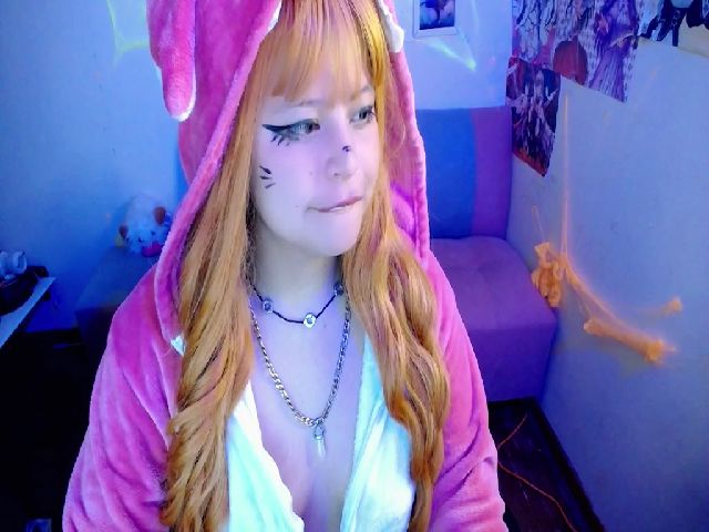 Live sex webcam photo for Aria_Yummi #271337324